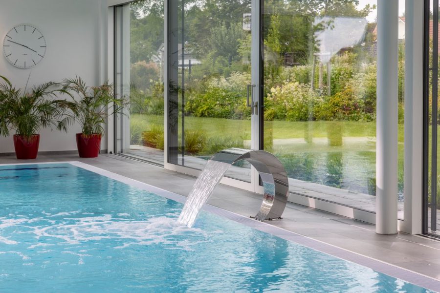 Edle Wellnessoase mit Hallenbad und Indoor Whirlpool im Raum Ulm 01