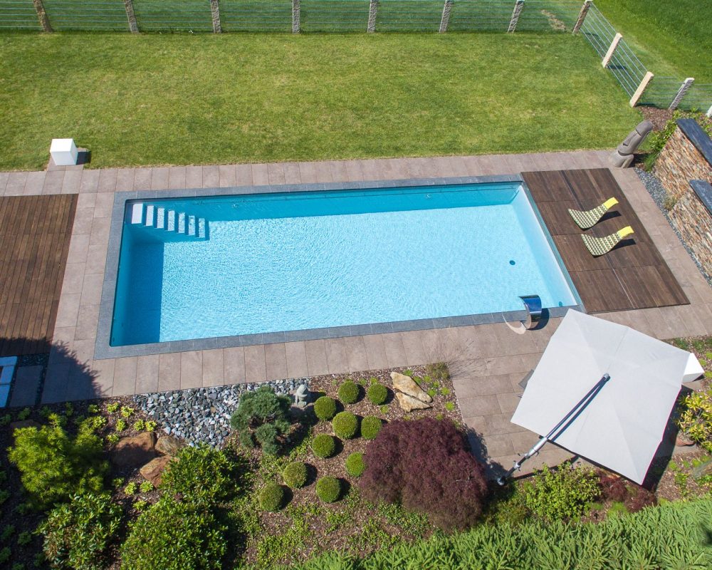 Poolbecken mit Schwimmbadabdeckung und Massageanlage im Raum Stuttgart 10